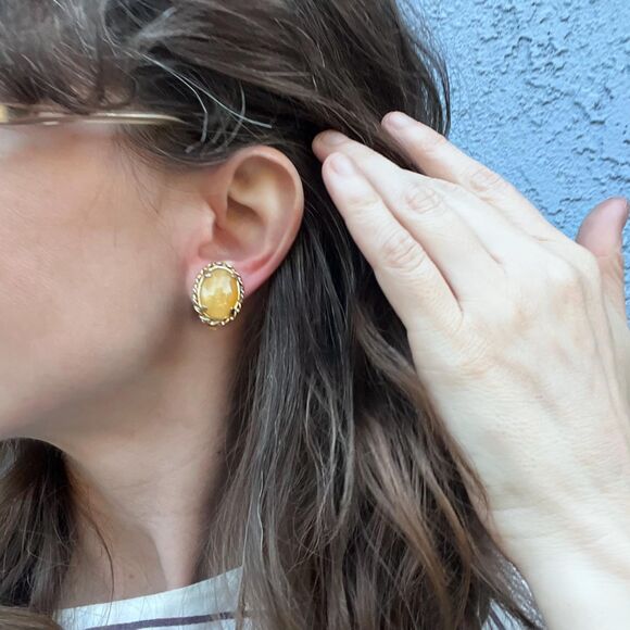 Vintage Clip On Earrings Set with Napier, Lisner, Agate Womens Mid Century - Picture 7 of 7